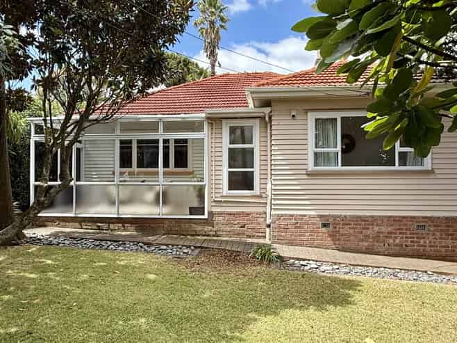 19 Te Kawa Road, One Tree Hill