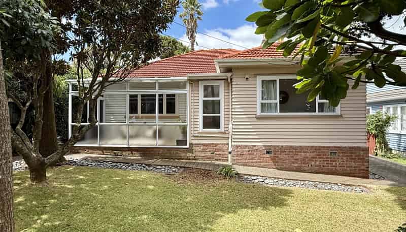 19 Te Kawa Road, One Tree Hill