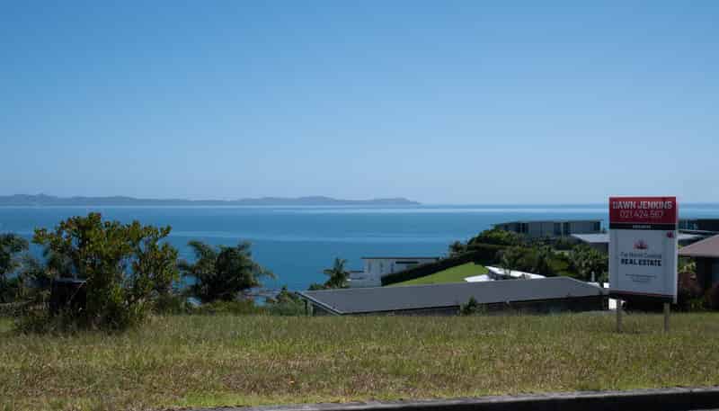 27 Dudley Crescent, Cable Bay