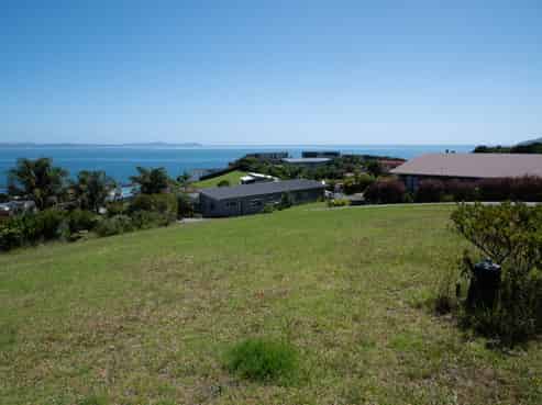27 Dudley Crescent, Cable Bay