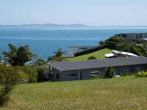 27 Dudley Crescent, Cable Bay