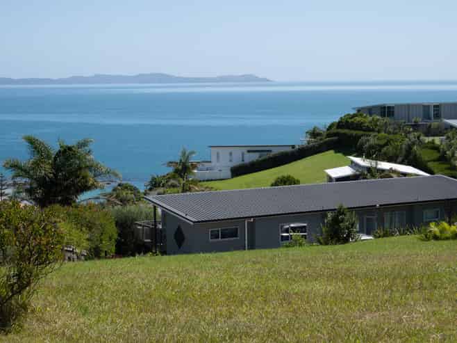 27 Dudley Crescent, Cable Bay