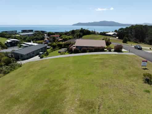 27 Dudley Crescent, Cable Bay