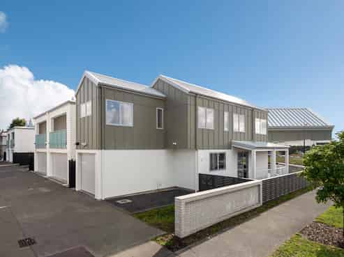 99 Tributary Parade, Karaka