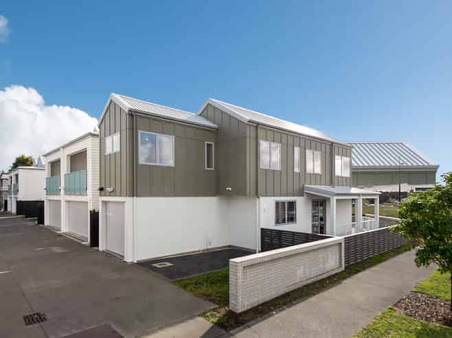 99 Tributary Parade, Karaka