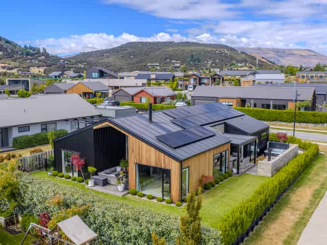 32 Mount Nicholas Avenue, Wanaka
