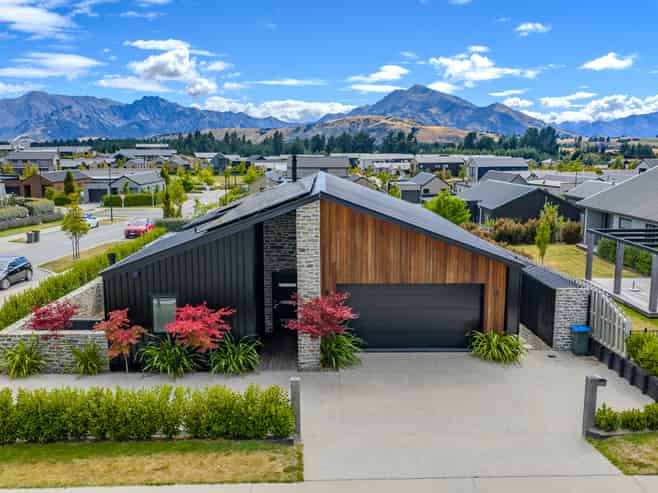 32 Mount Nicholas Avenue, Wanaka