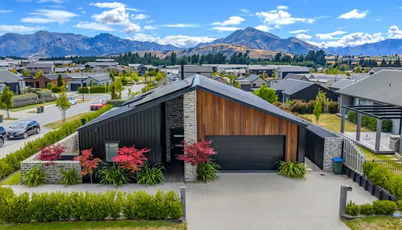 32 Mount Nicholas Avenue, Wanaka