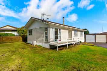 23 Redcrest Avenue, Red Hill