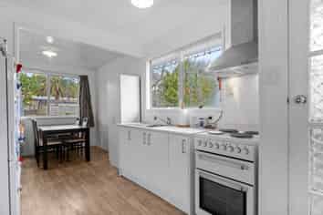 23 Redcrest Avenue, Red Hill