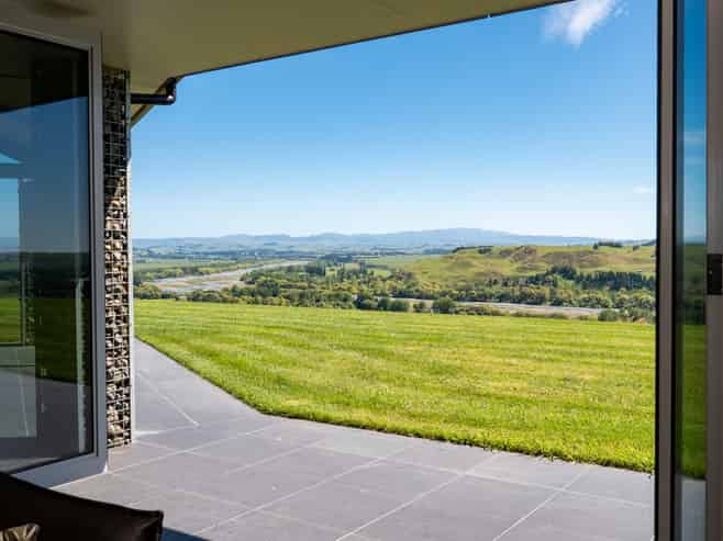 3369 State Highway 50, Maraekakaho