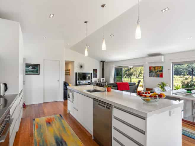 121 Seabreeze Lane, Whangamata