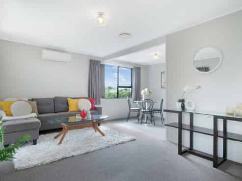 2/30 Chislehurst Street, Henderson