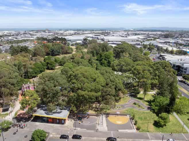 1601/17 Amersham Way, Manukau