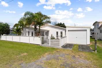 121 Exeter Road, Whangamata