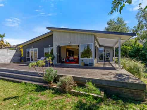 37 Riverstone Drive, Riverstone Terraces