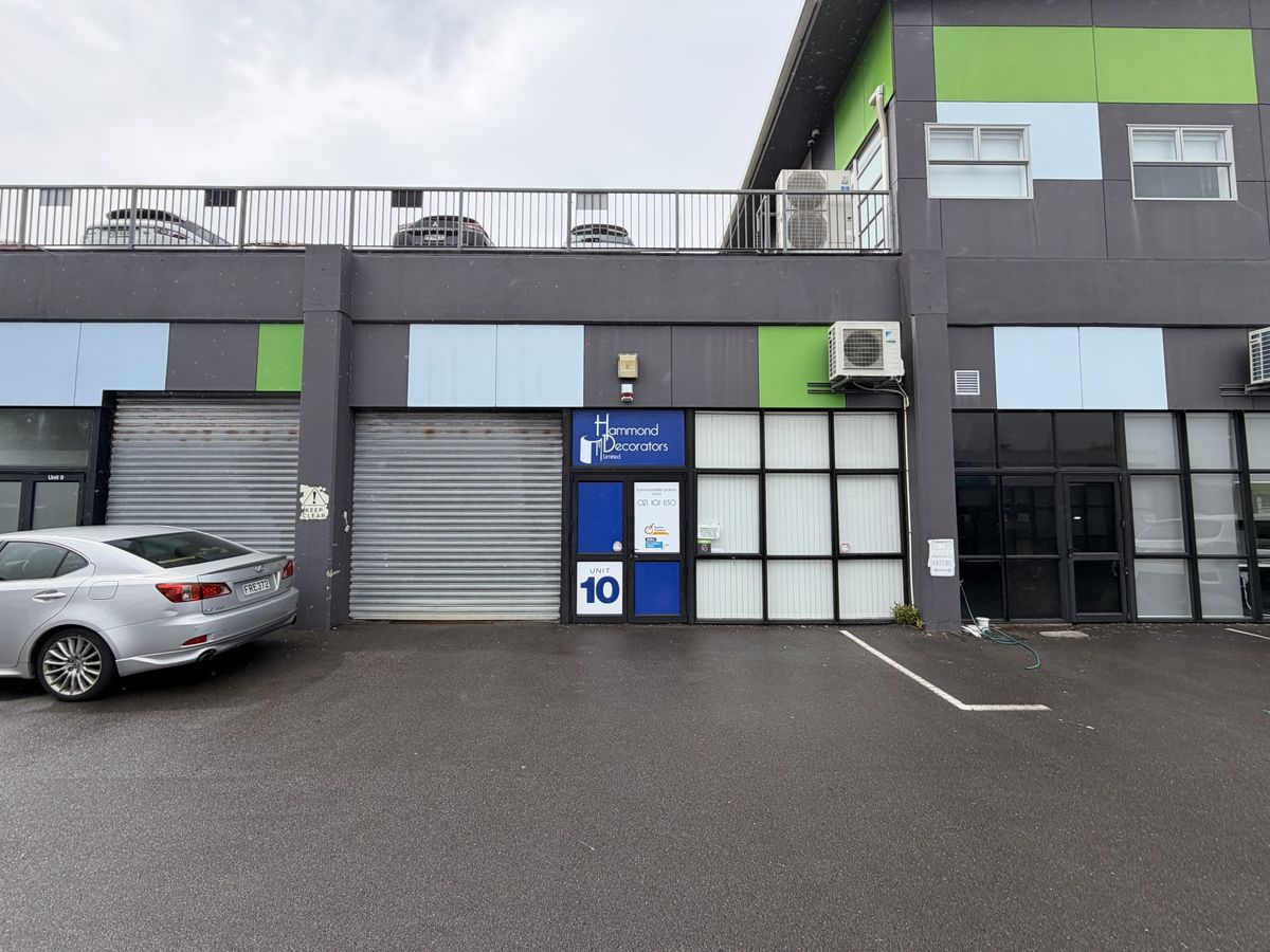 High stud warehouse with offices!, Petone