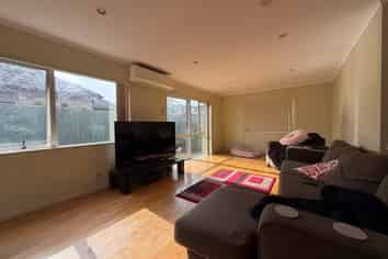 11 Jeffs Road, Flat Bush