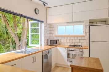 7 Frank Street, Oneroa