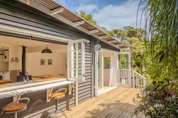 7 Frank Street, Oneroa