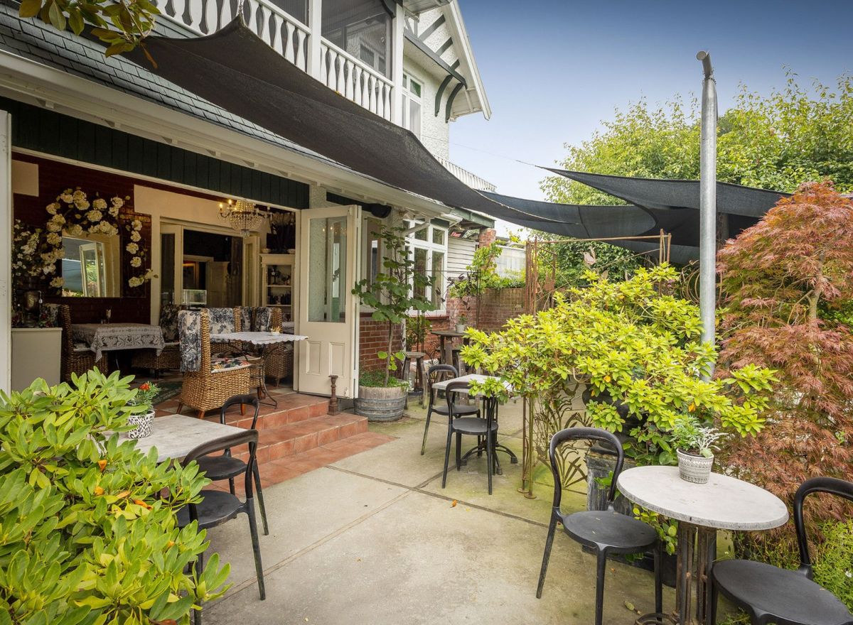 Historic Freehold with Café & Garden Centre - Vista 3