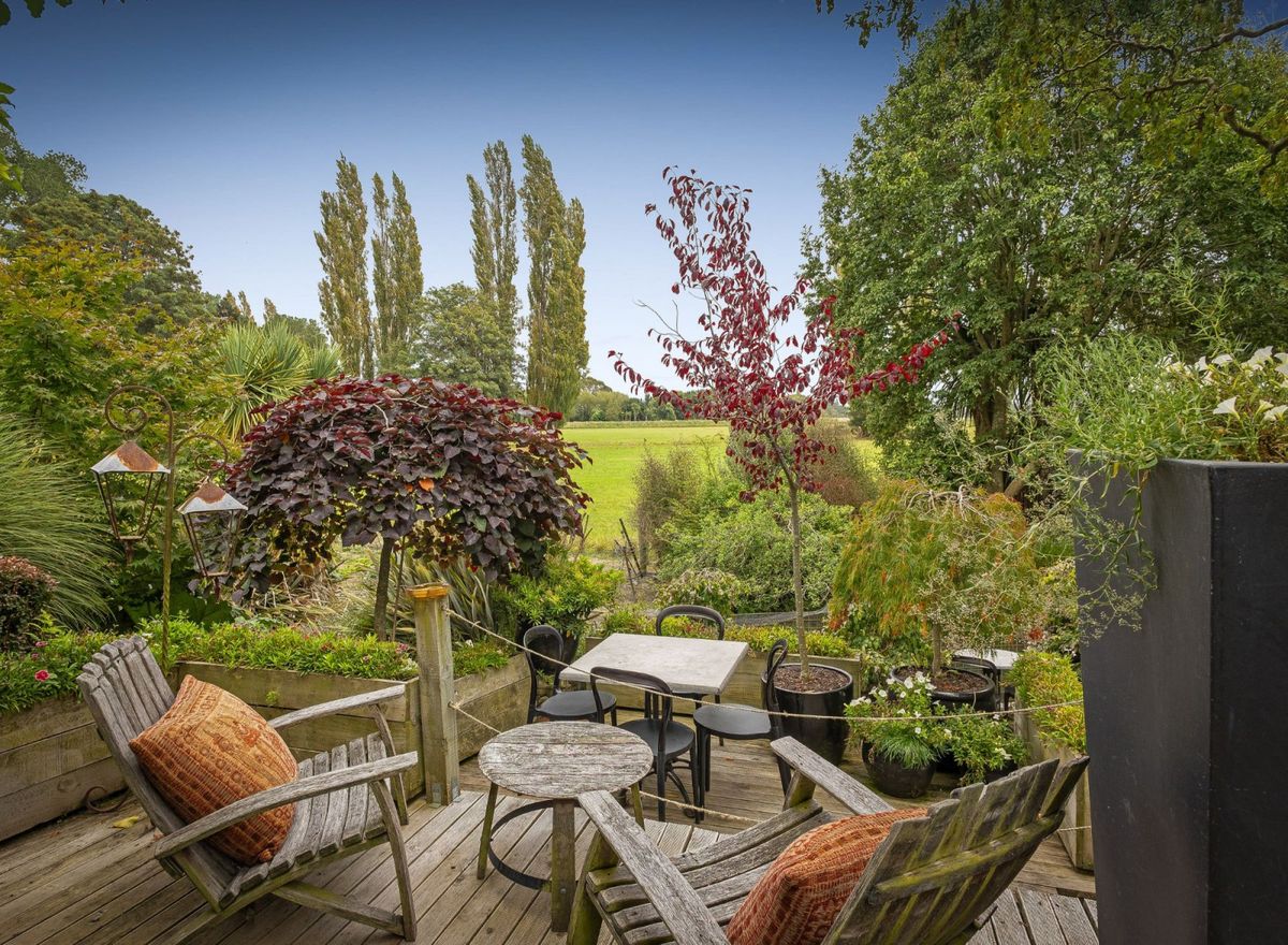 Historic Freehold with Café & Garden Centre - Vista 4