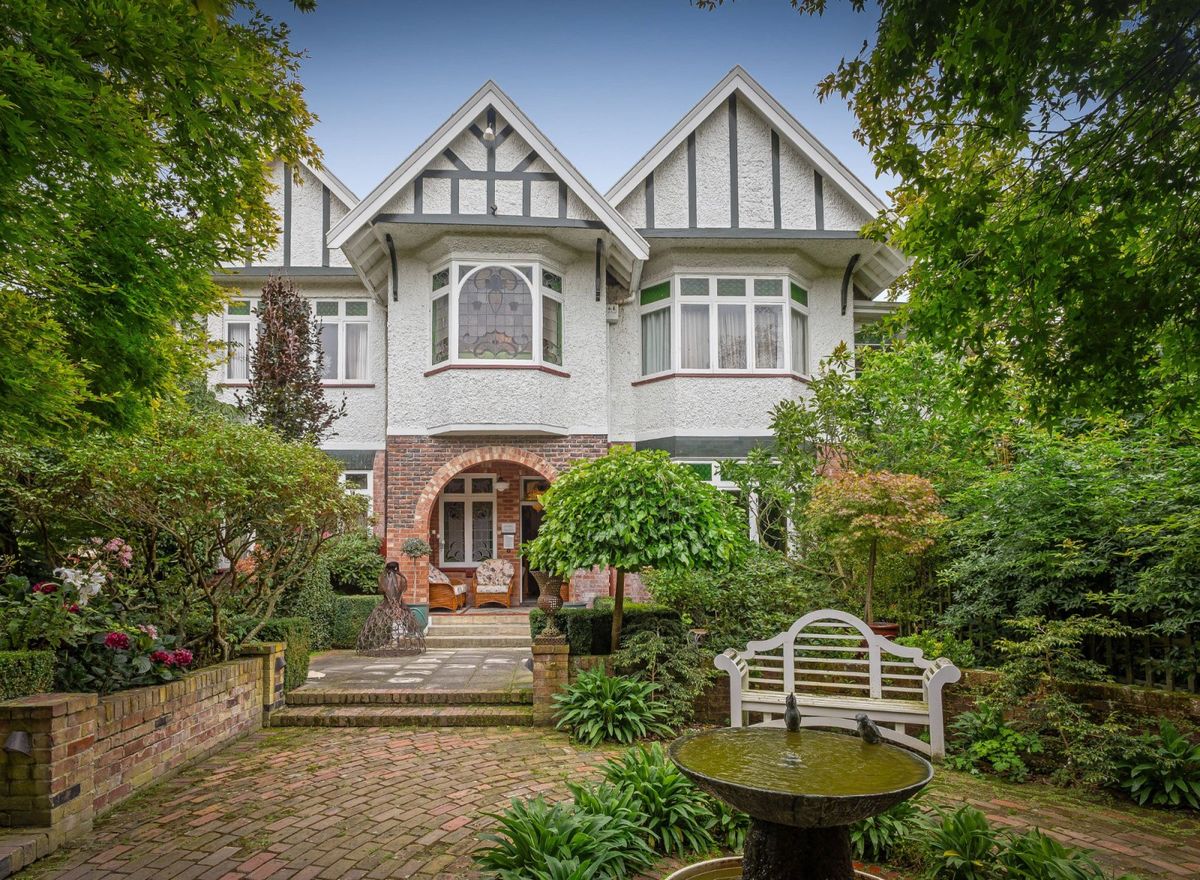 Historic Freehold with Café & Garden Centre - Vista 2