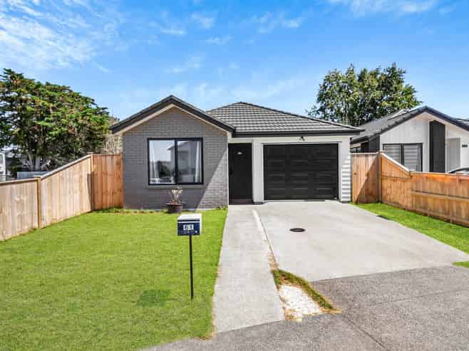 61 Rorotu Avenue, Karaka