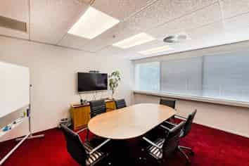 EXCELLENT EPSOM OFFICE WITH 12 PARKS
