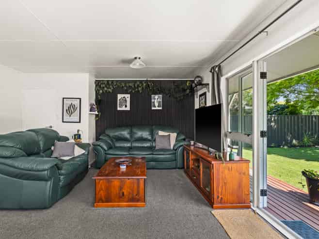 605 Maddison Street, Akina