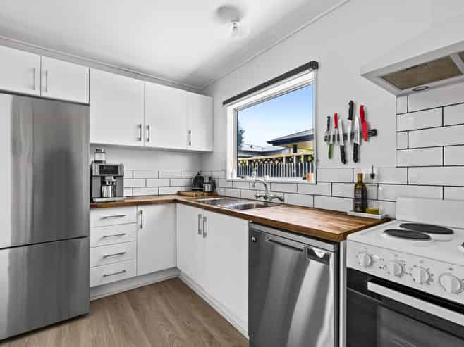 605 Maddison Street, Akina