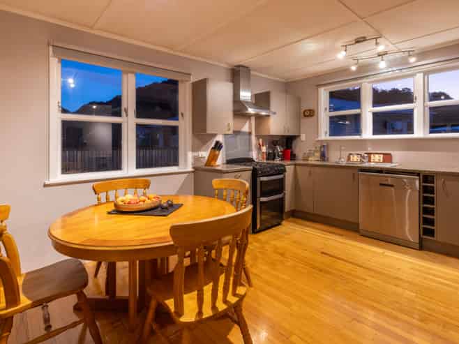 4 Brazier Grove, Paraparaumu