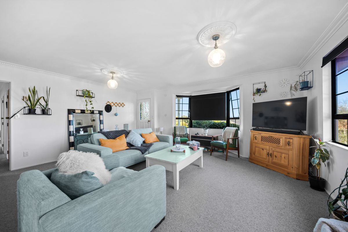 Elevation, Views & Size! BEO $529,000 - Més
