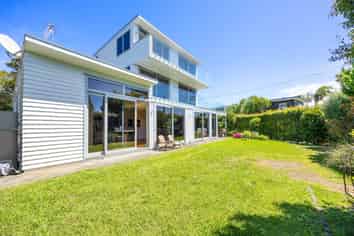 276 Lake Road, Hauraki