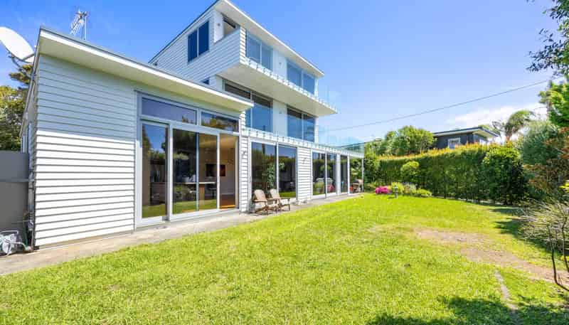 276 Lake Road, Hauraki