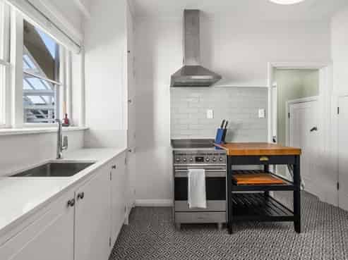 1/541 Marine Parade, Napier South