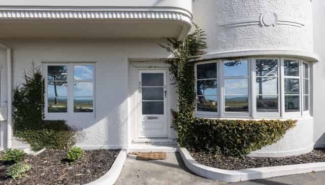 1/541 Marine Parade, Napier South