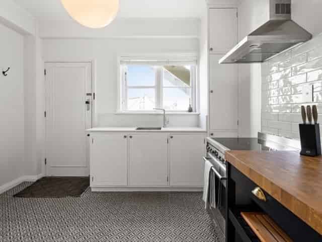 1/541 Marine Parade, Napier South