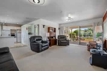 47 Settlers Grove, Orewa
