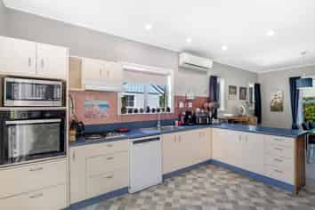 105  Anzac Parade, Whanganui East