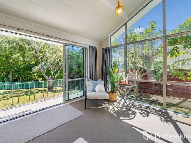 286 Riverside Drive, Waterloo