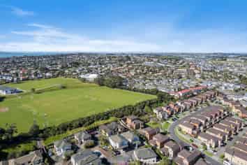 6/9 Sunnydale Place, Oteha