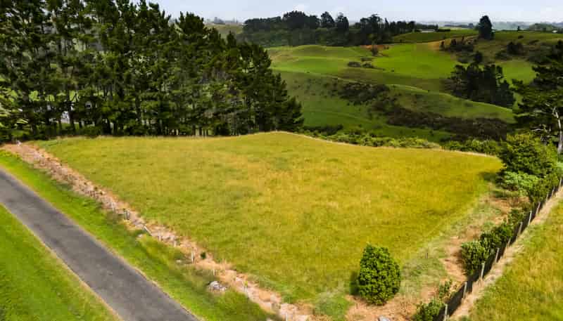 0n Kelly Road, Lepperton