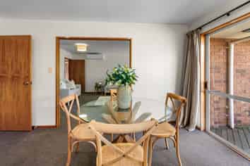 2/45B Trafford Street, Harewood