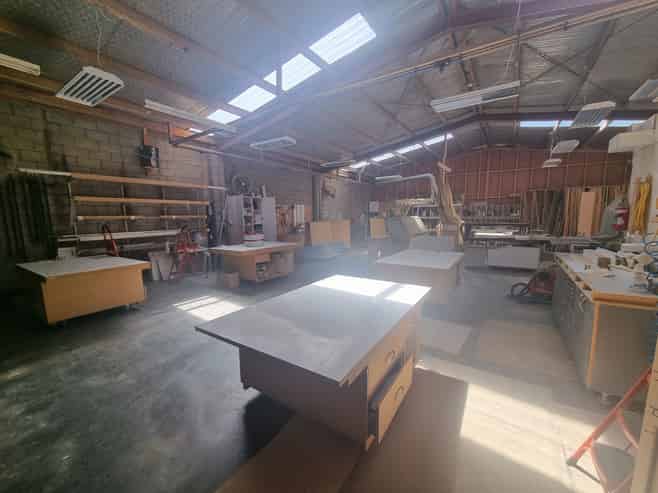 QUALITY TRADE RETAIL PREMISES - FAIRS ROAD