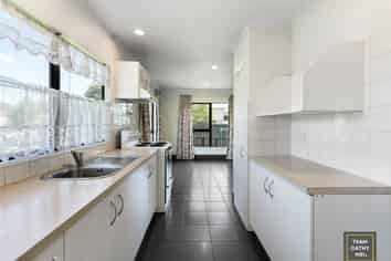 2/15 Jellicoe Road, Manurewa