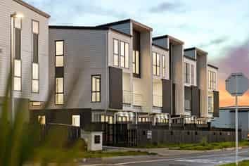 3/10 Scott Road, Hobsonville