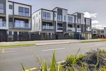 3/10 Scott Road, Hobsonville