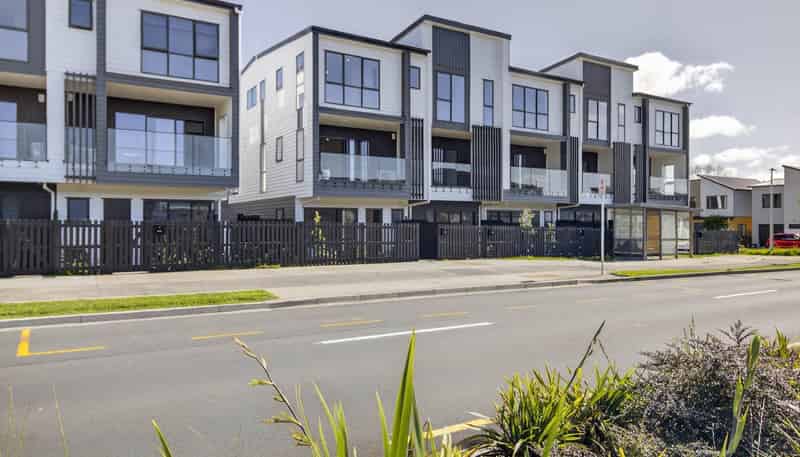 3/10 Scott Road, Hobsonville