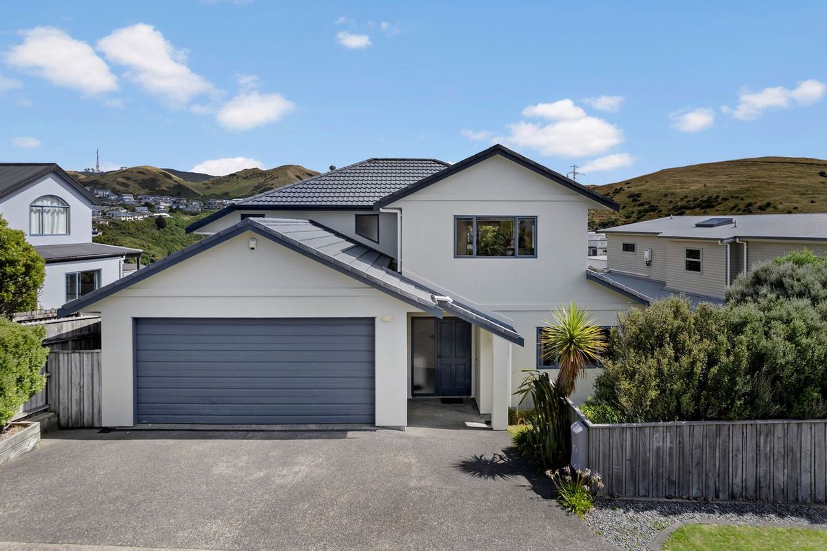Highly Desirable in So Many Ways – pohled 4